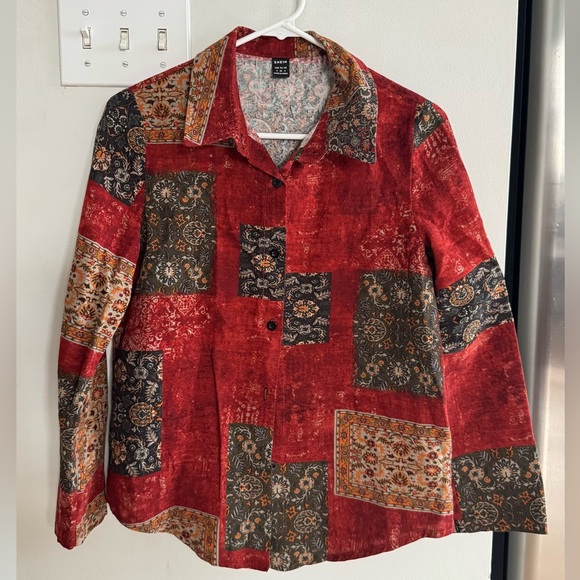 Button Down Top - Picture 3 of 10